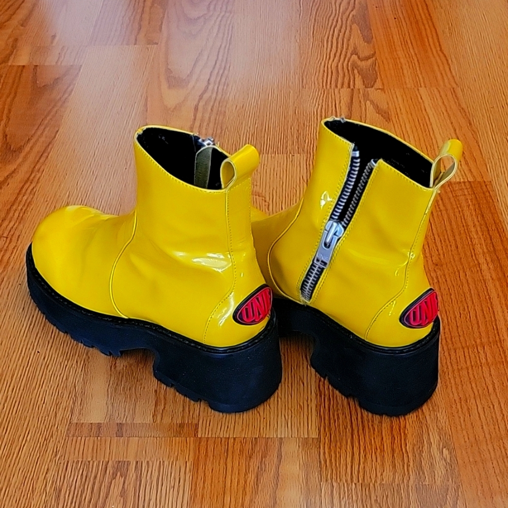 Unif Dada boot in Yellow, size 8W